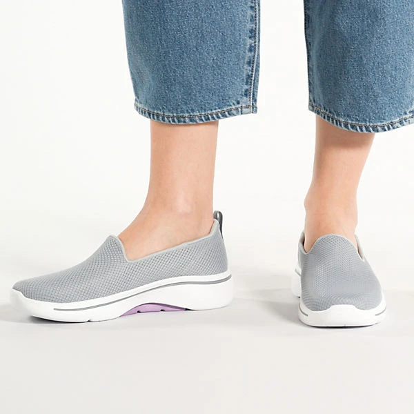 Skechers Go Walk Arch Fit Grateful Sportliche Slipper 4 Skechers Go Walk Arch Fit Grateful Sportliche Slipper – Bild 2